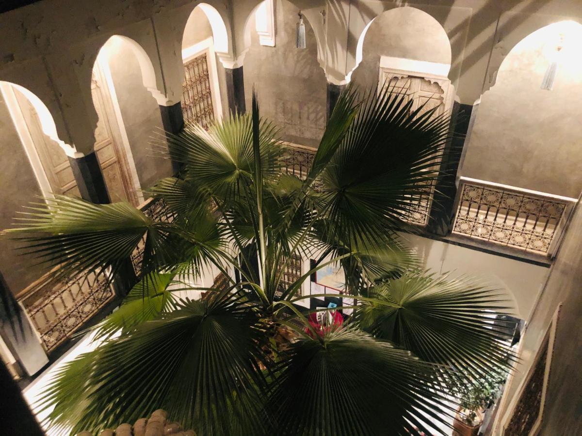 Palm 招待所 *